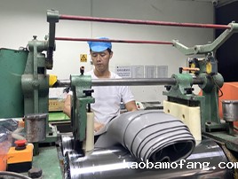 硅胶制品混炼机车间